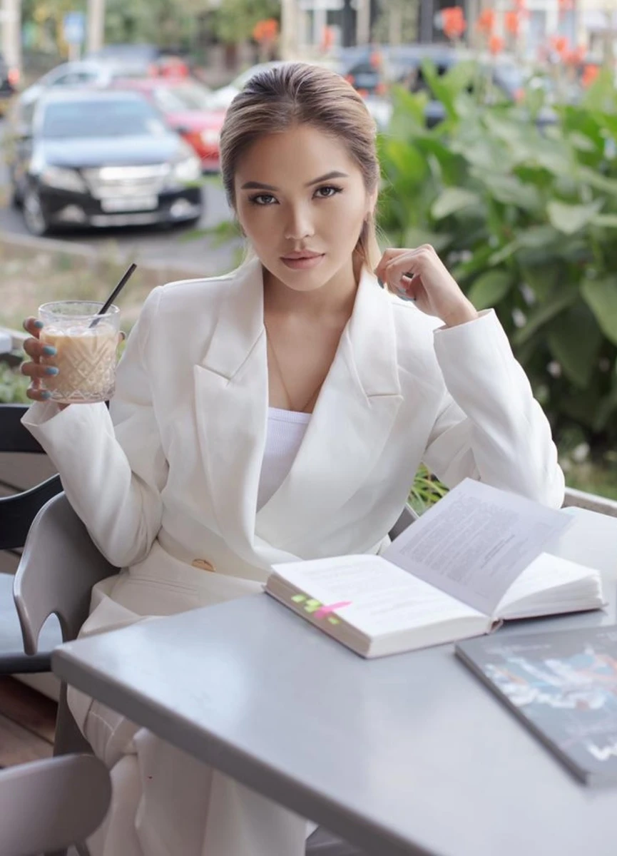 Asty escort in Dubai