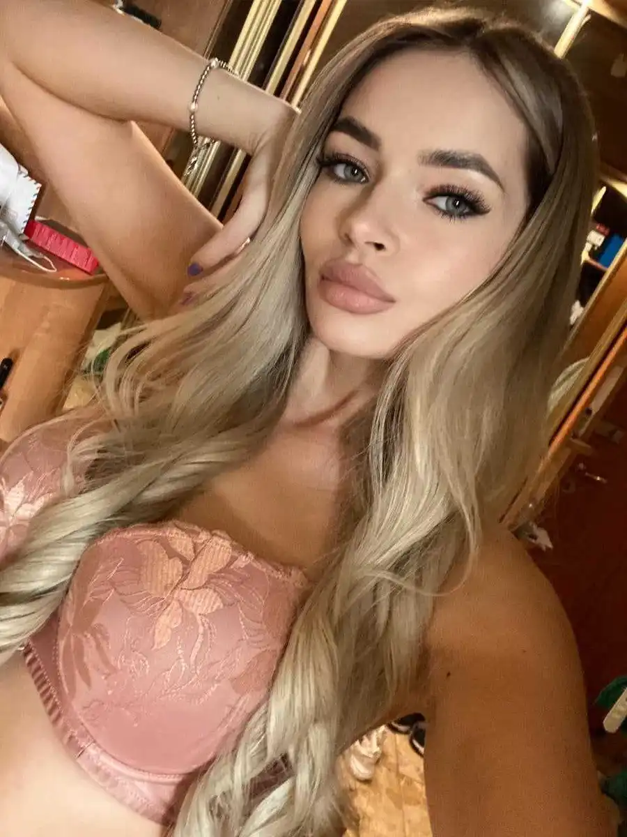 Asya escort in Dubai