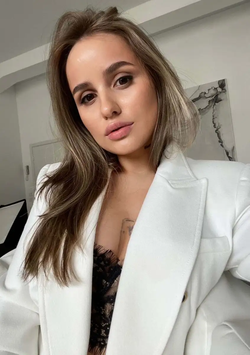 Asya escort in Dubai