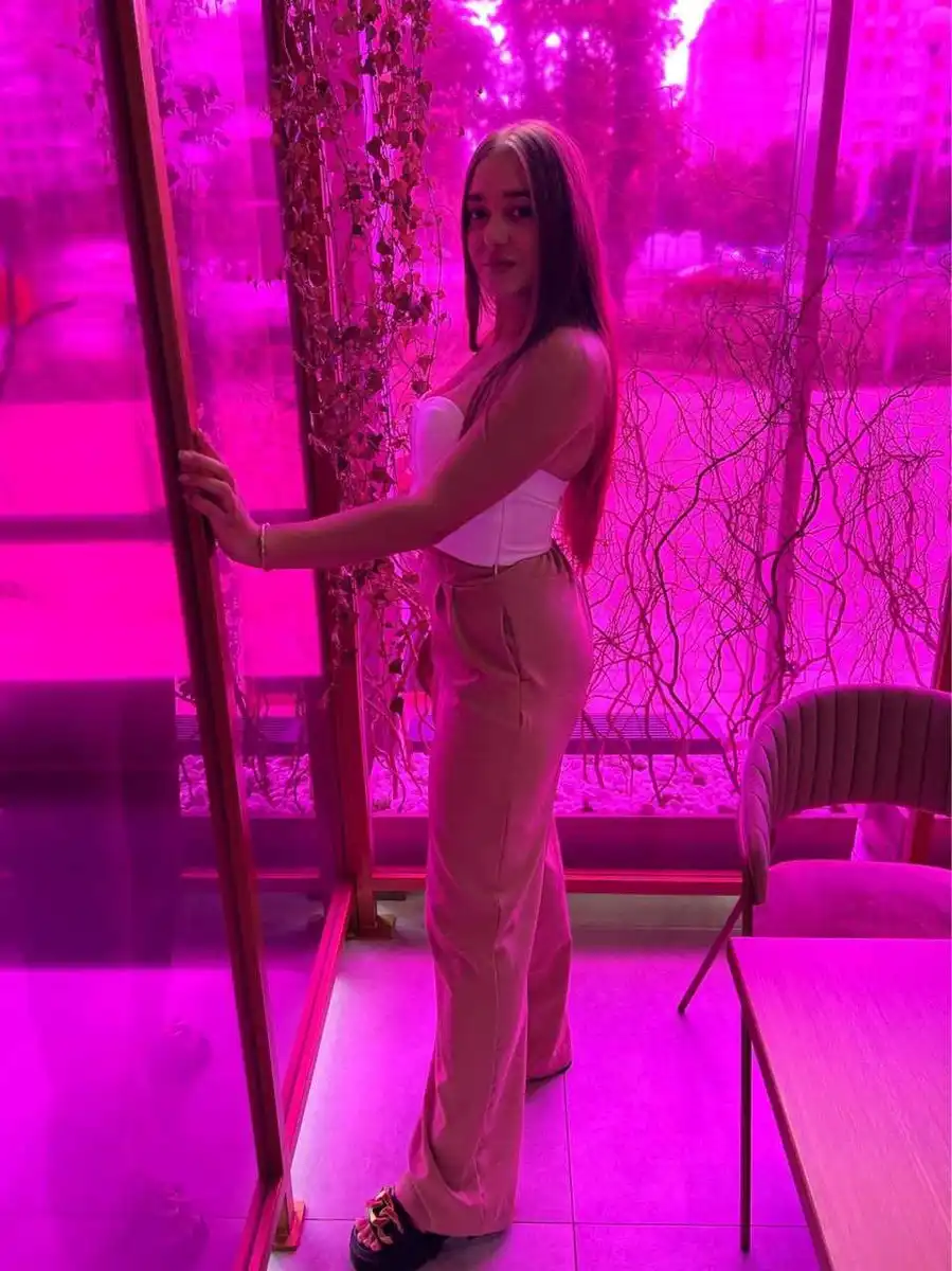 Chris escort in Dubai