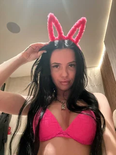 Emily escort in Dubai