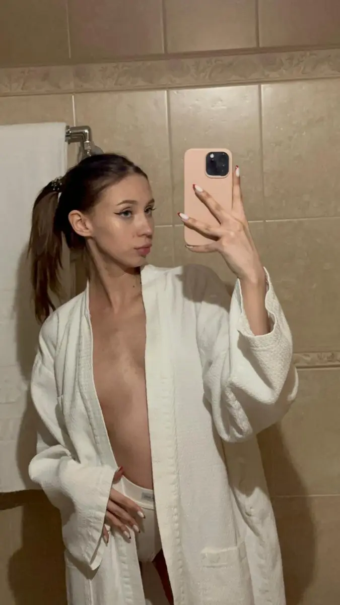 Emma escort in Dubai