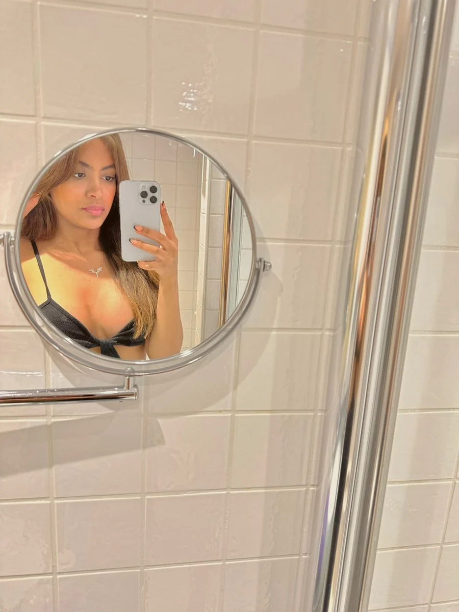 Julia escort in Dubai