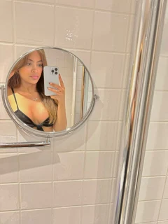 Julia escort in Dubai