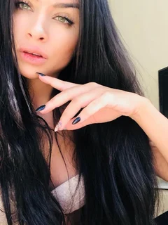 Lana escort in Dubai