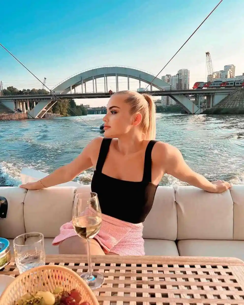 Lela escort in Dubai