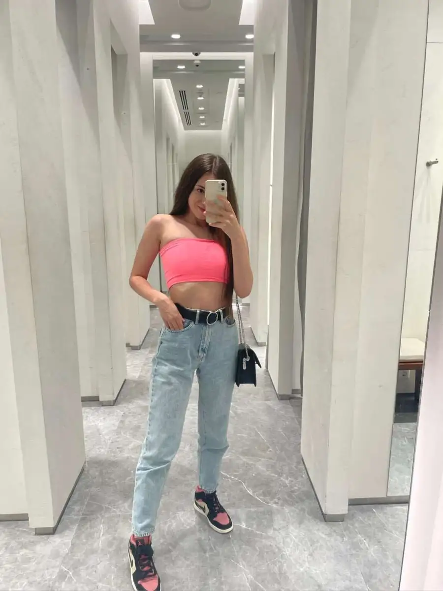 Lily escort in Dubai