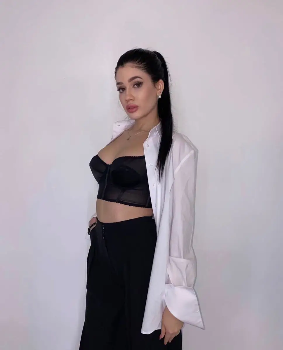 Lolita escort in Dubai