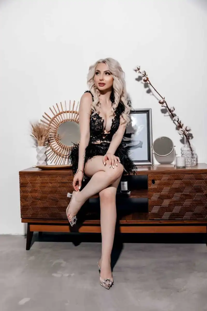 Margot escort in Dubai