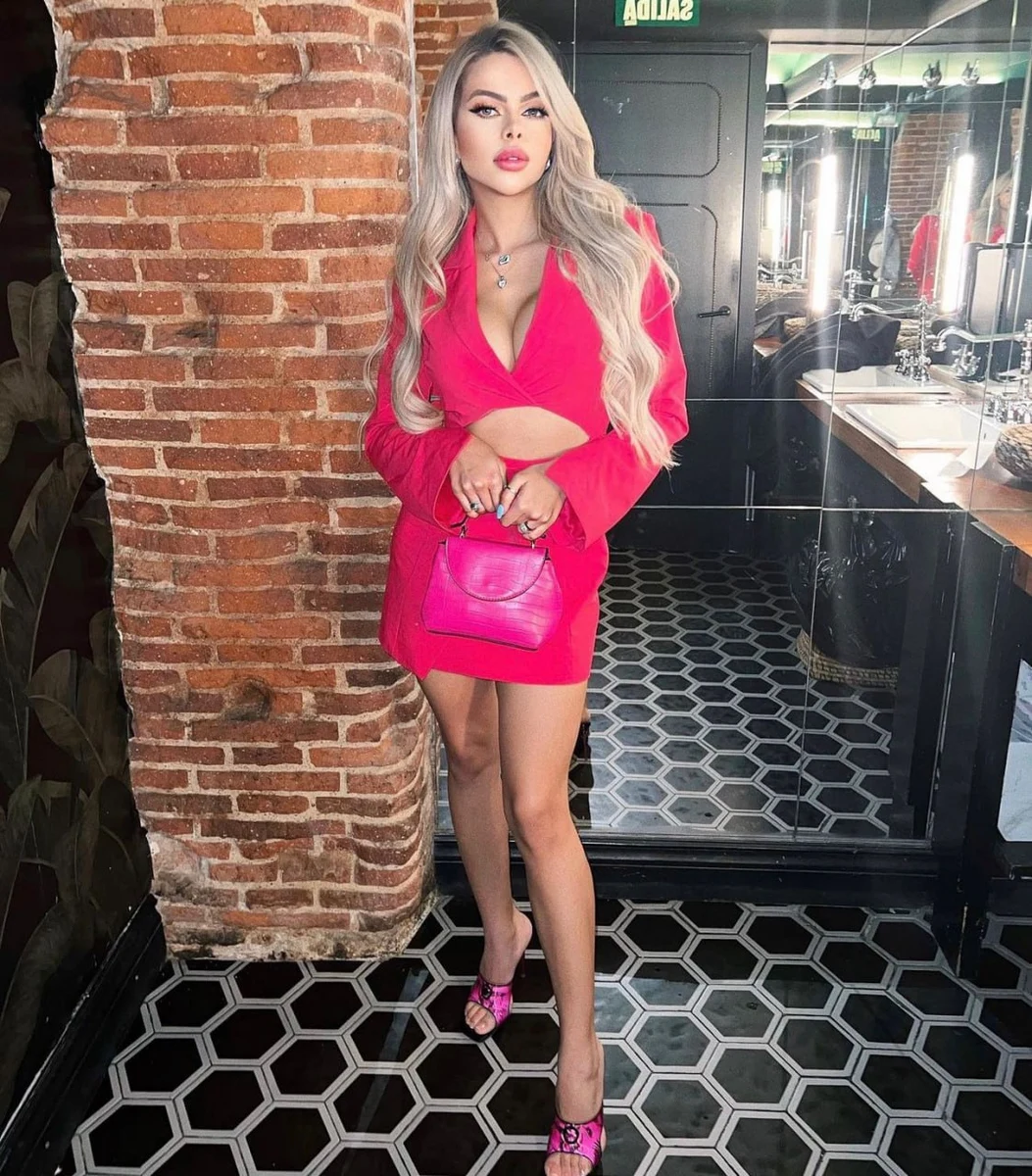 Martina escort in Dubai