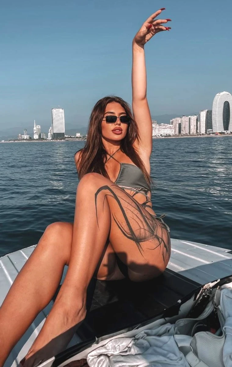 Ro escort in Dubai