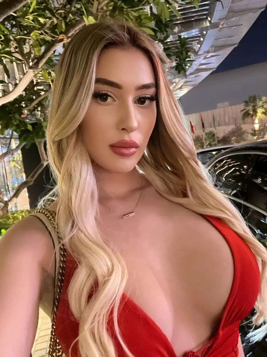 Sylvie escort in Dubai