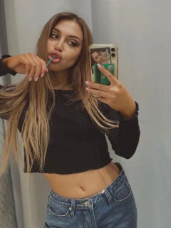 Ulyana escort in Dubai