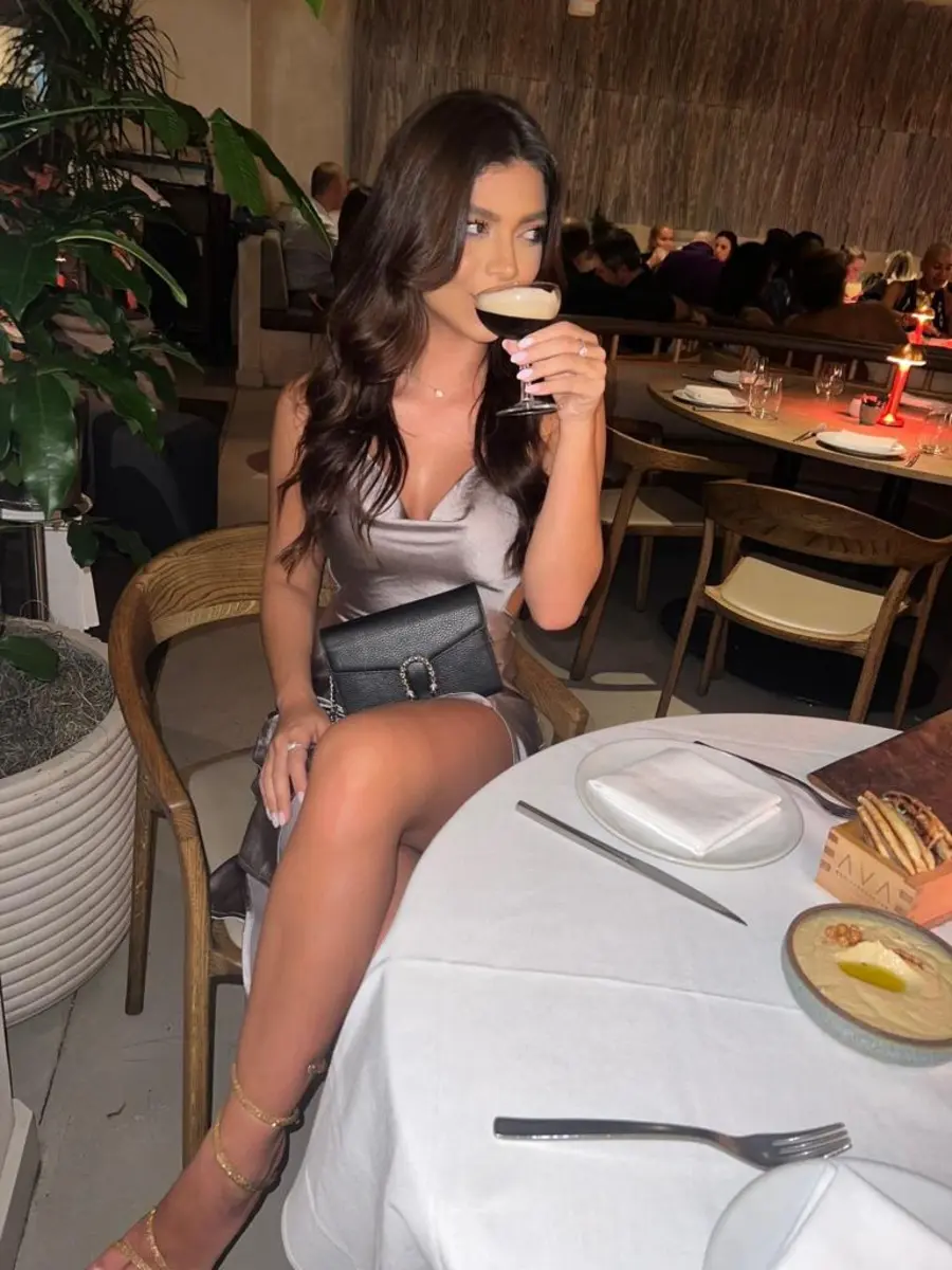 Victoria escort in Dubai