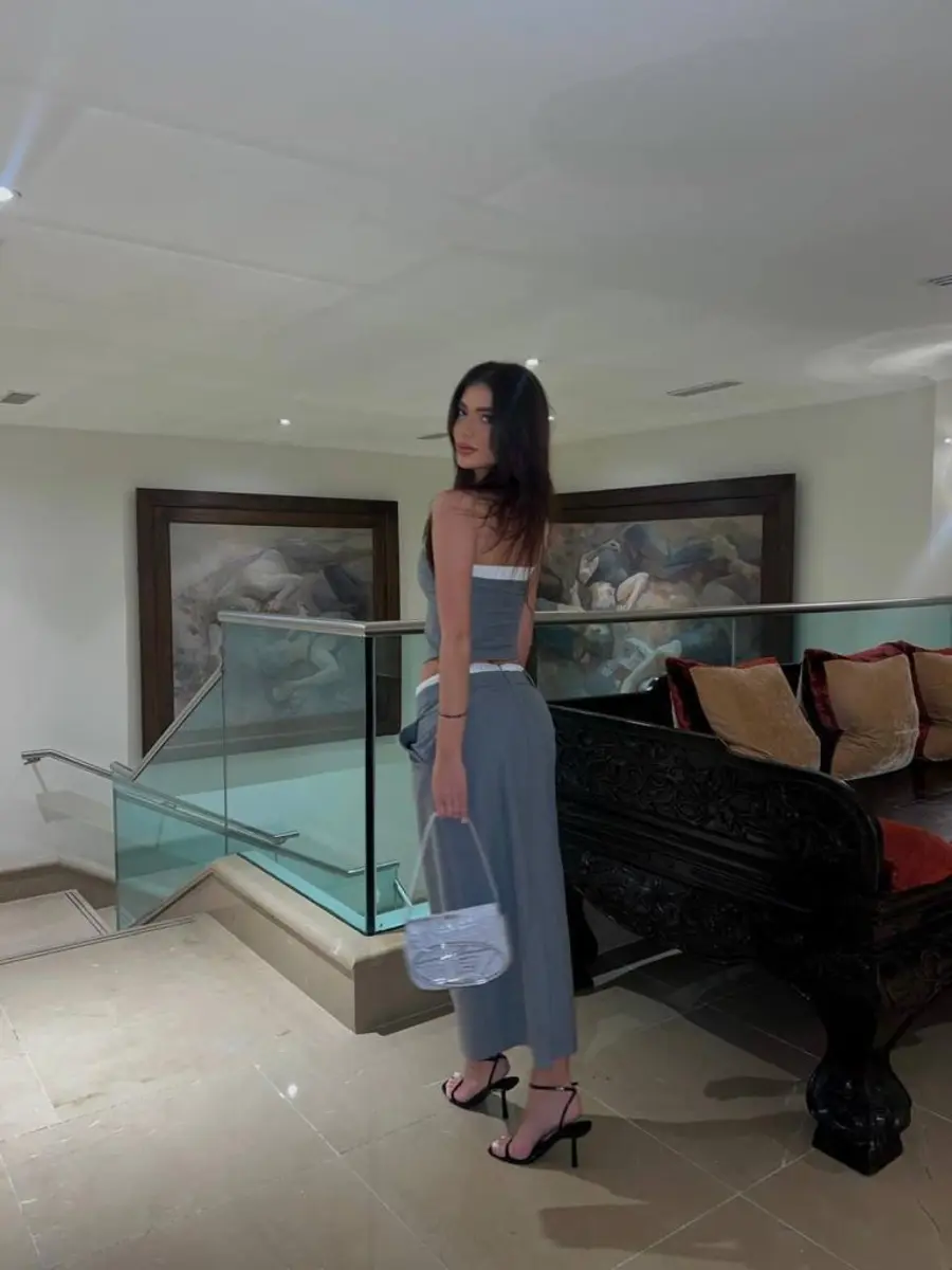 Victoria escort in Dubai