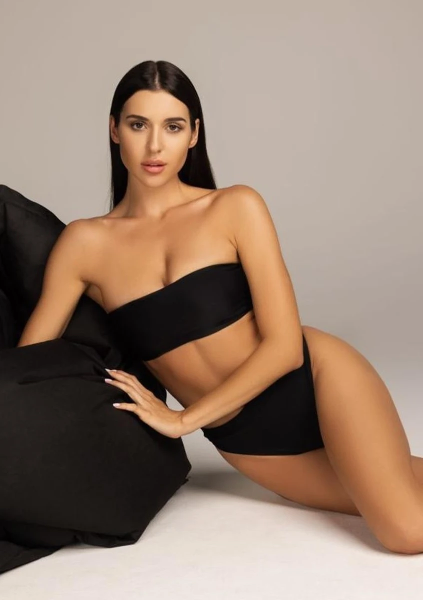 Victoria escort in Dubai