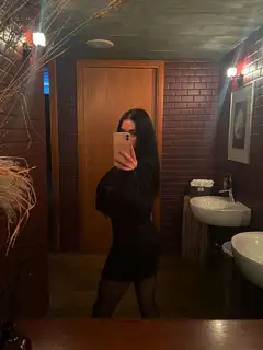 Viola escort in Dubai