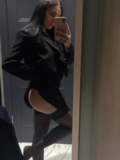 Viola escort in Dubai