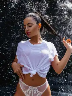 Zarina escort in Dubai
